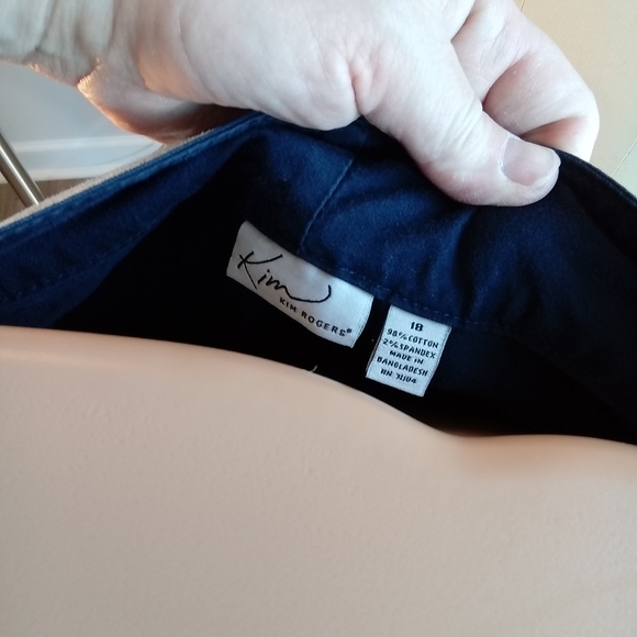 Navy Kim Roger's Size 18W Capris - Picture 9 of 10
